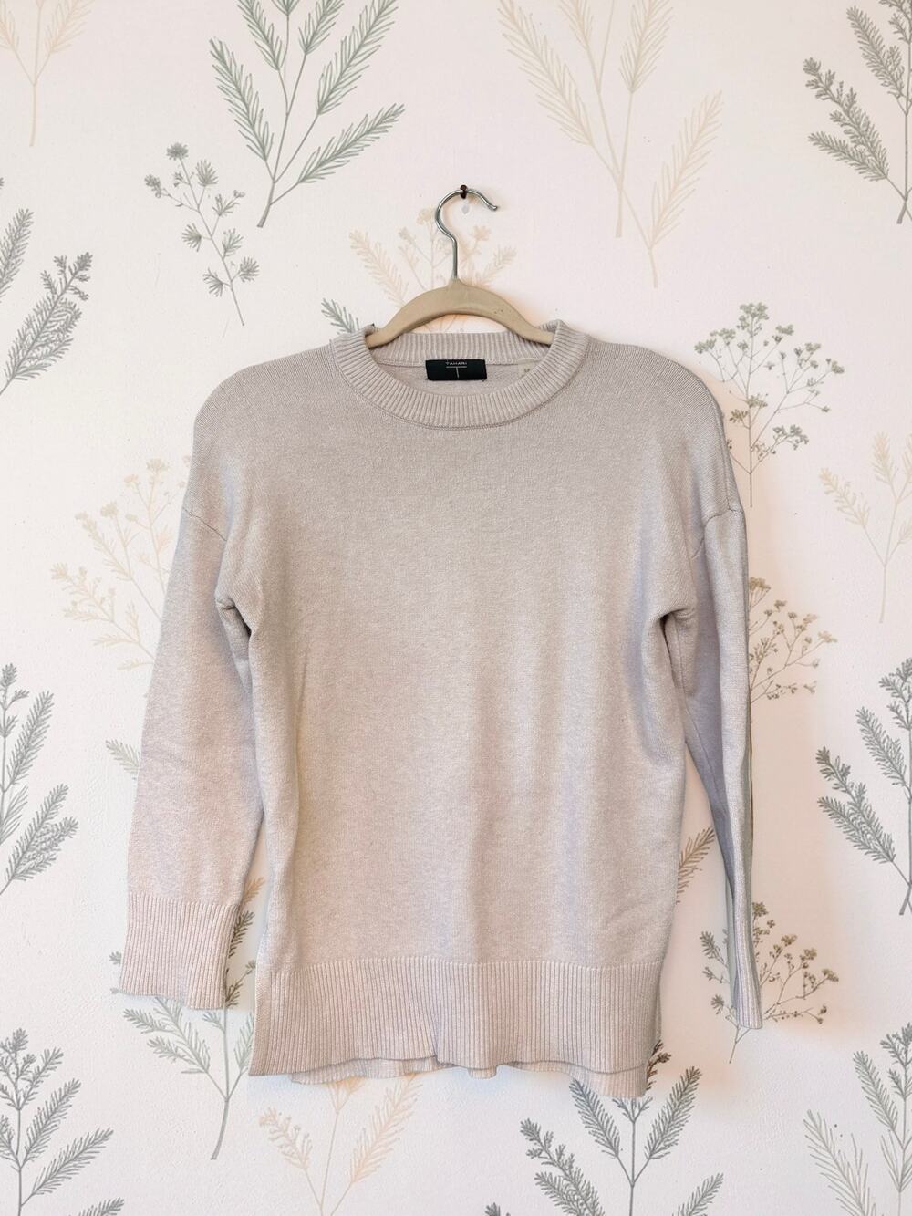 Tahari Womens Small Beige Oatmeal Crewneck Sweater Soft Viscose Blend Tunic